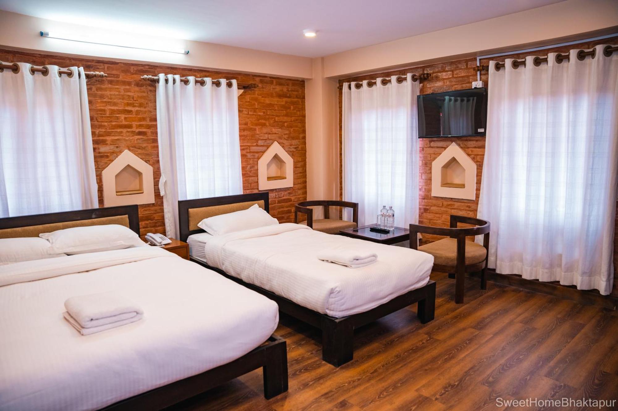 Hotel Sweet Home Bhatgoan Kültér fotó