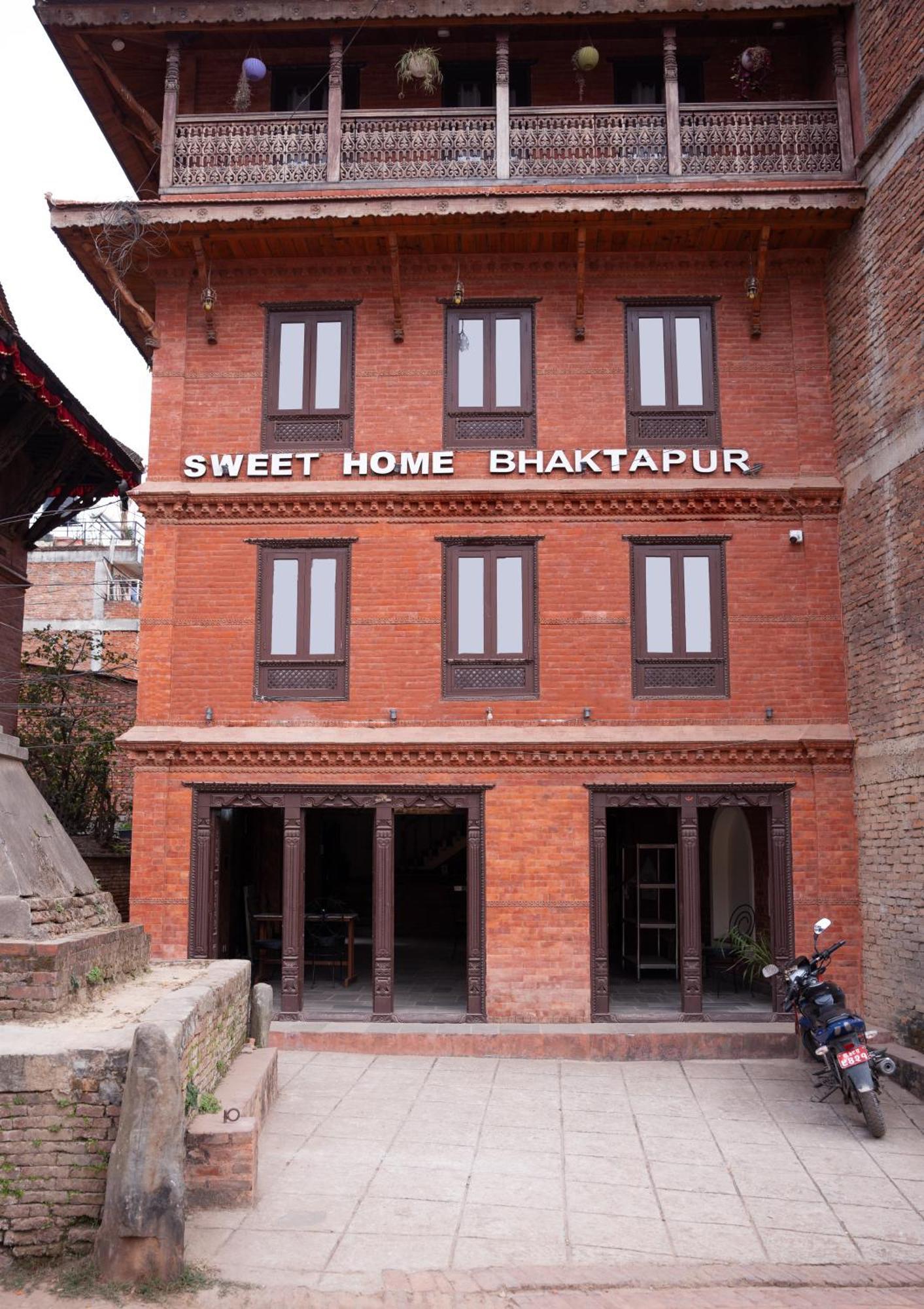 Hotel Sweet Home Bhatgoan Kültér fotó