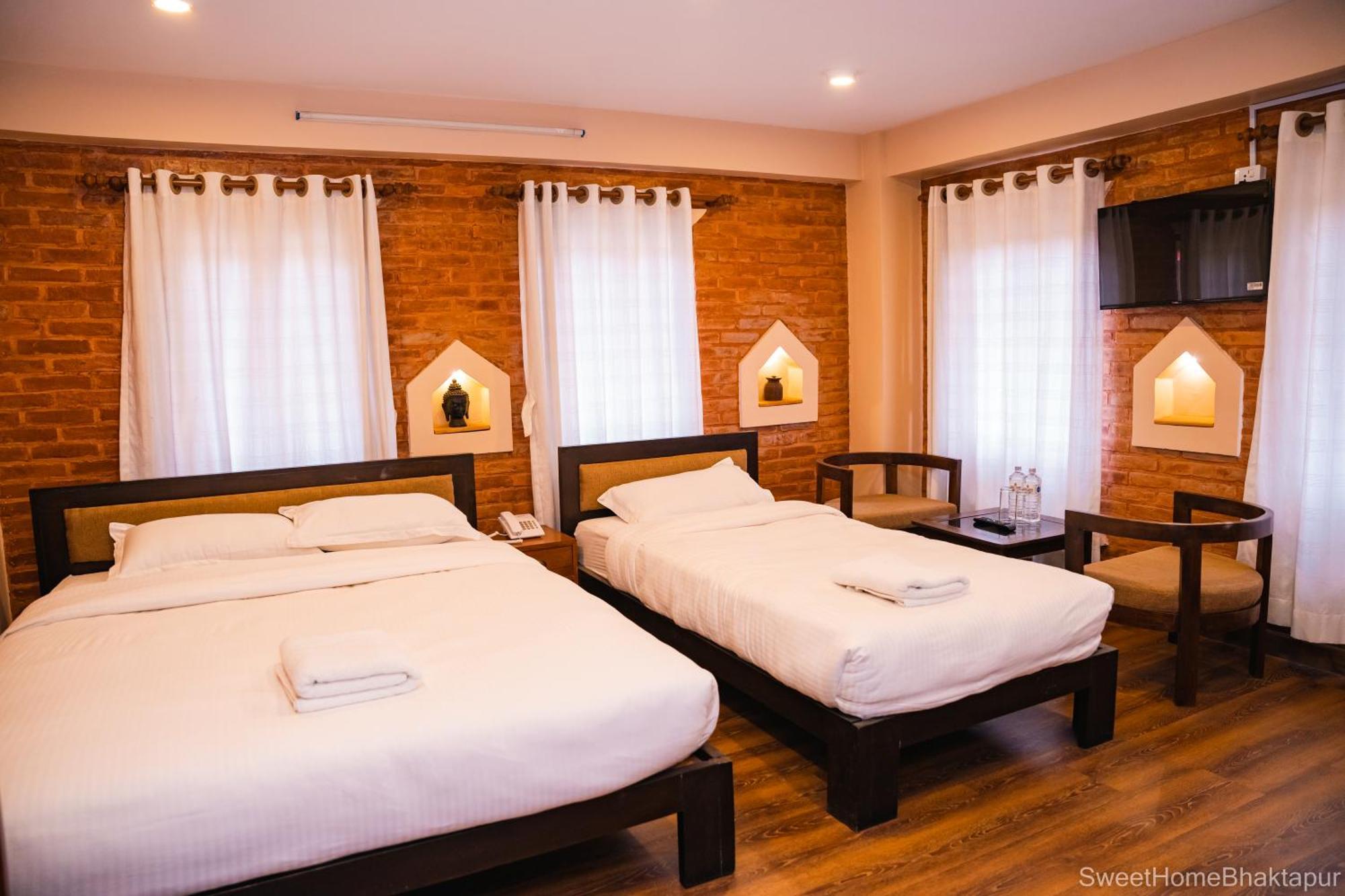 Hotel Sweet Home Bhatgoan Kültér fotó