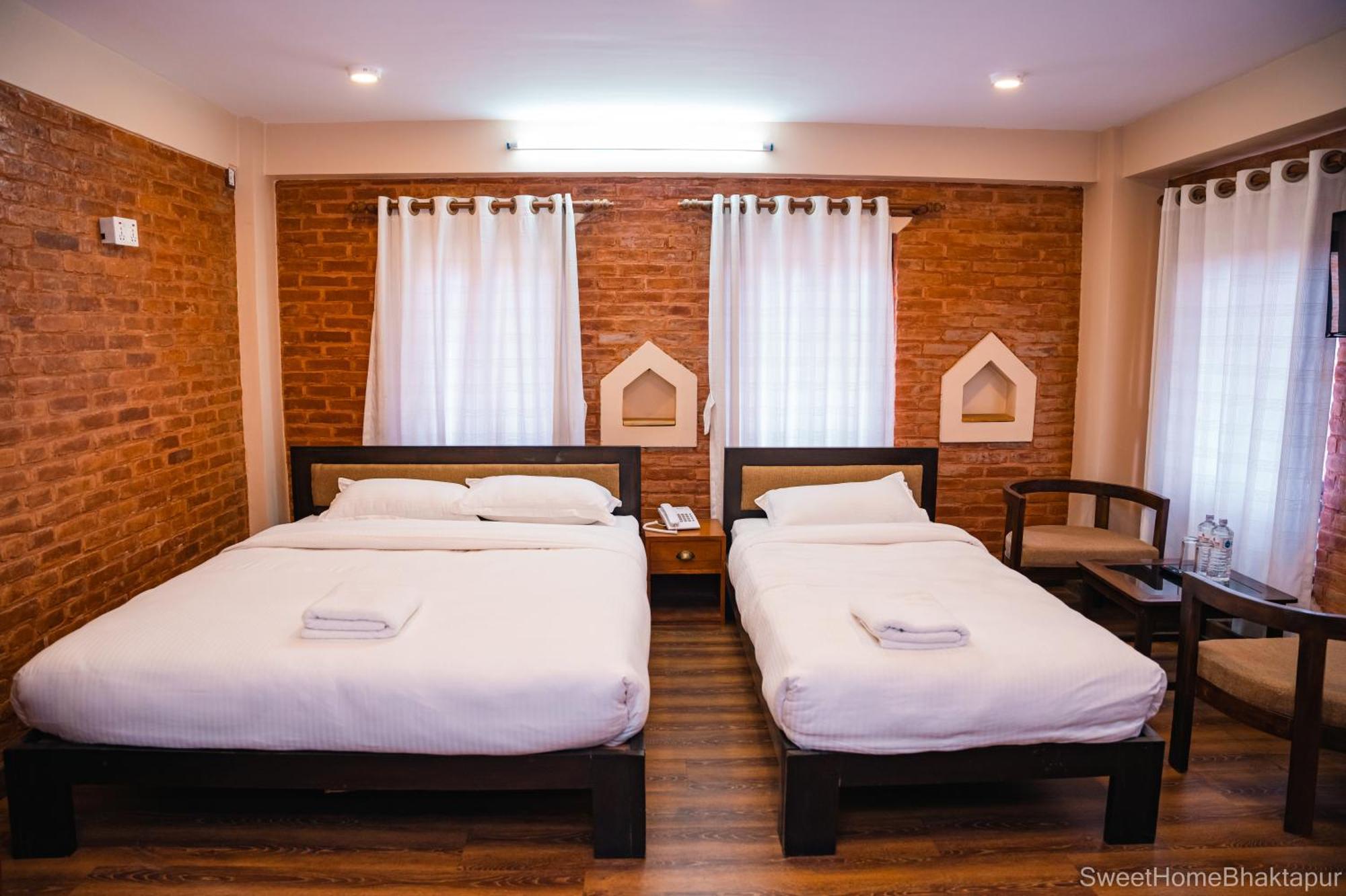 Hotel Sweet Home Bhatgoan Kültér fotó