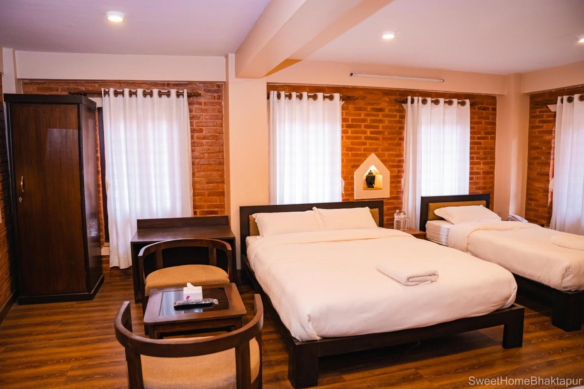 Hotel Sweet Home Bhatgoan Kültér fotó