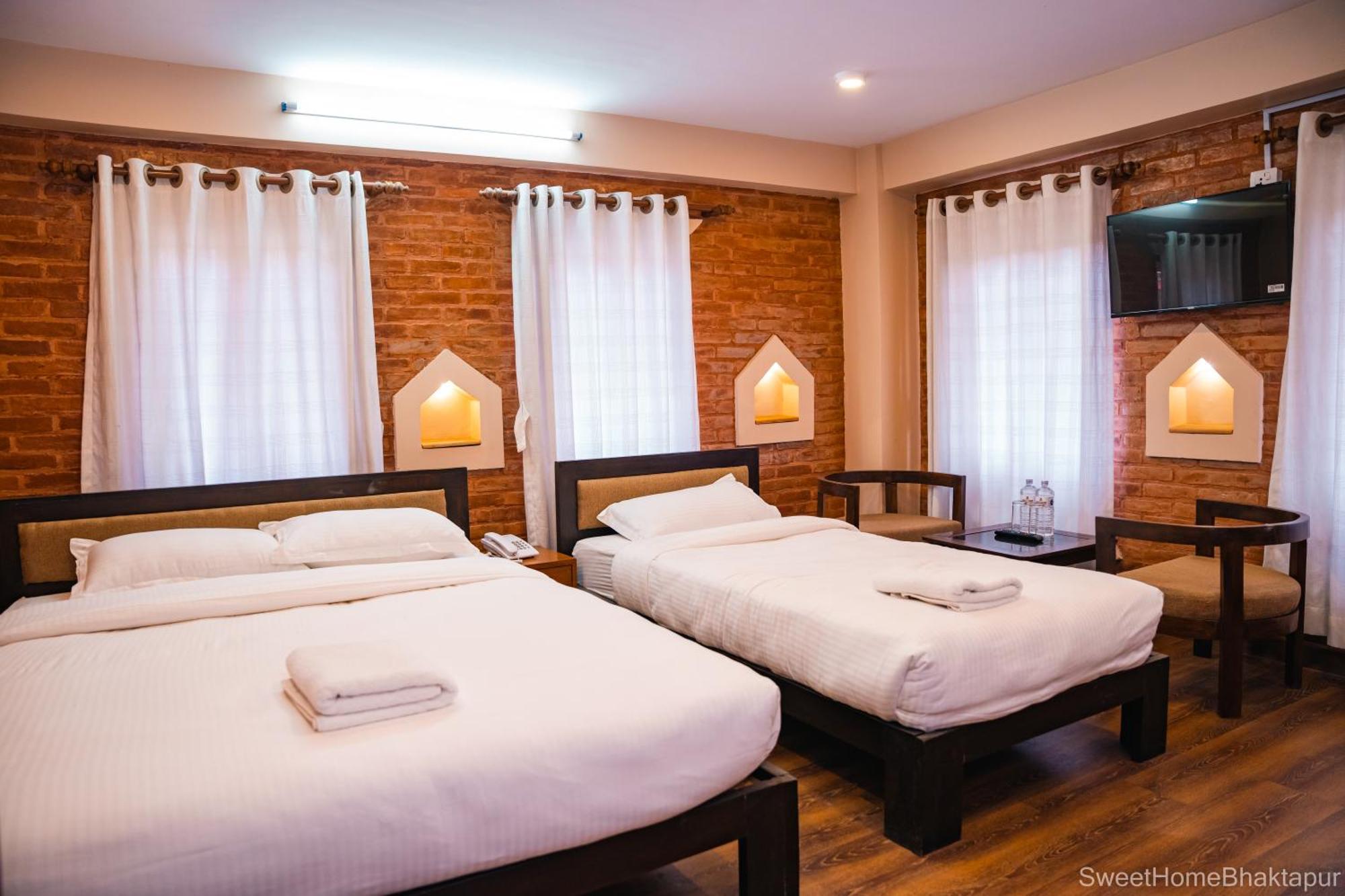 Hotel Sweet Home Bhatgoan Kültér fotó