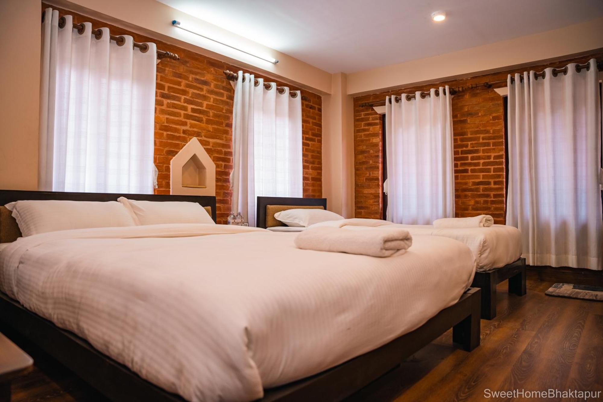 Hotel Sweet Home Bhatgoan Kültér fotó