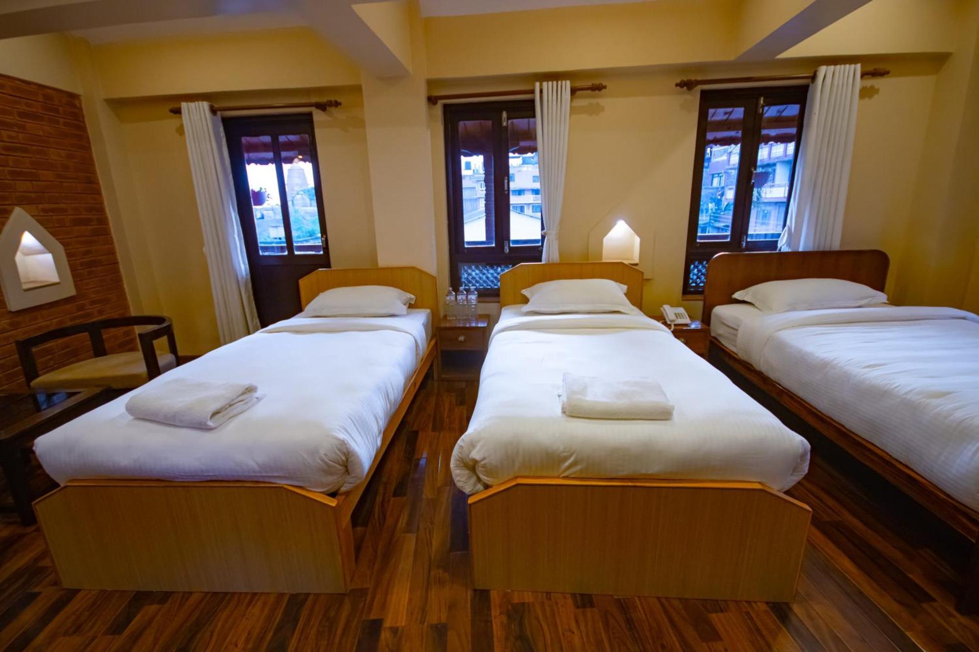 Hotel Sweet Home Bhatgoan Kültér fotó